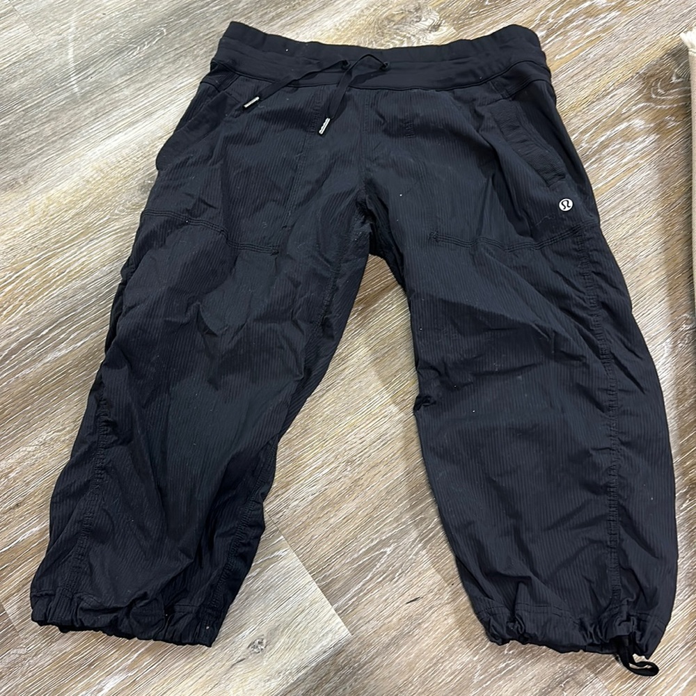Lululemon Capri joggers (size 8)